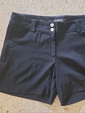 Nike Black Golf Tour Performance Shorts 5" Inseam Womens Sz 8 Zip Pockets